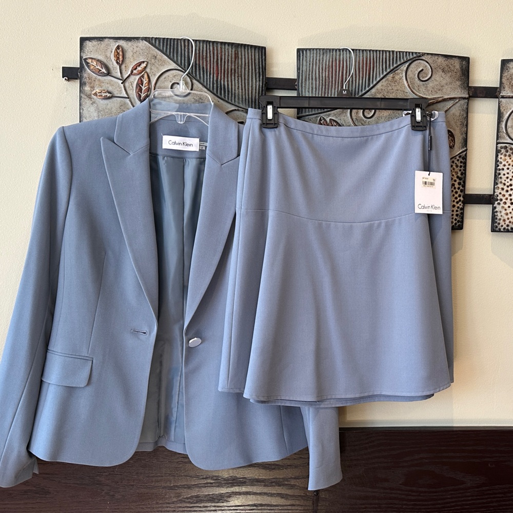 Calvin Klein Women's Soft Blue Blazer and Skirt Set size 2 - Picture 6 of 15